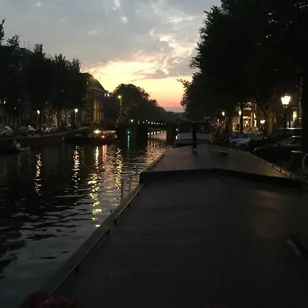 דירה Houseboat Trijntje City Center אמסטרדם