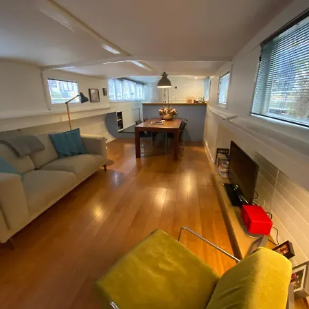 Houseboat Trijntje City Center * Amsterdam