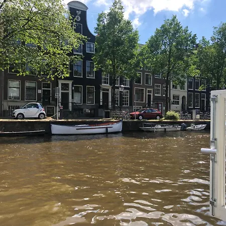 Houseboat Trijntje City Center Amsterdam
