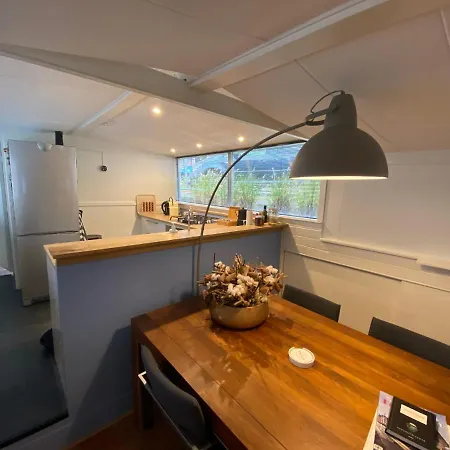 Houseboat Trijntje City Center דירה *