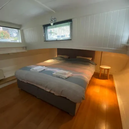 Houseboat Trijntje City Center *